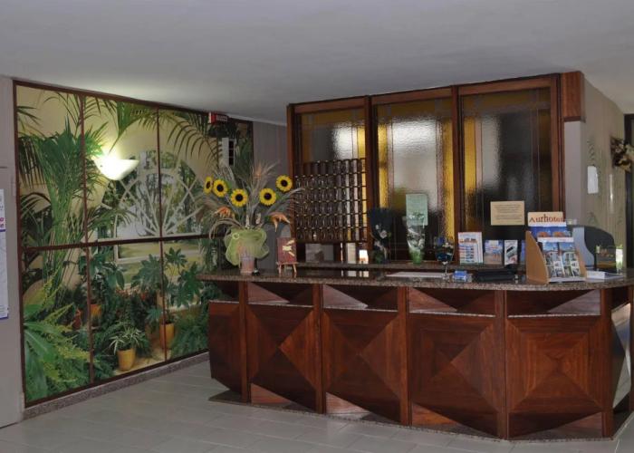 Cumeja Beach Club & Hotel