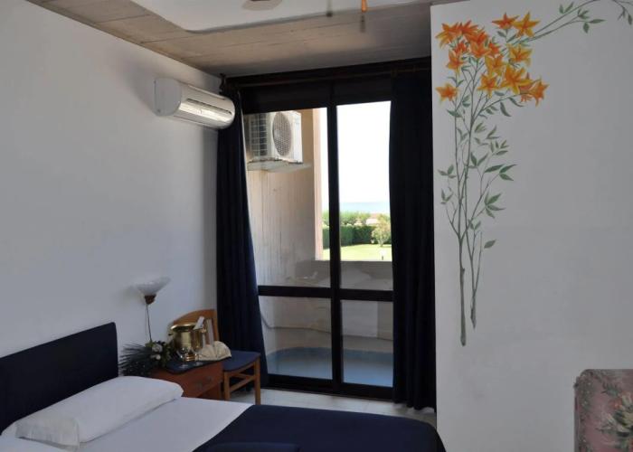 Cumeja Beach Club & Hotel