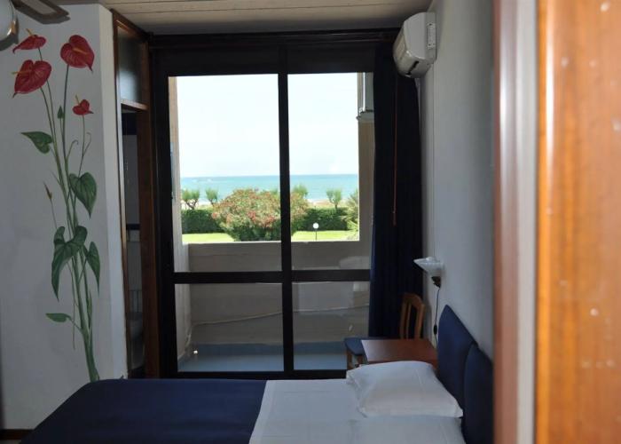 Cumeja Beach Club & Hotel