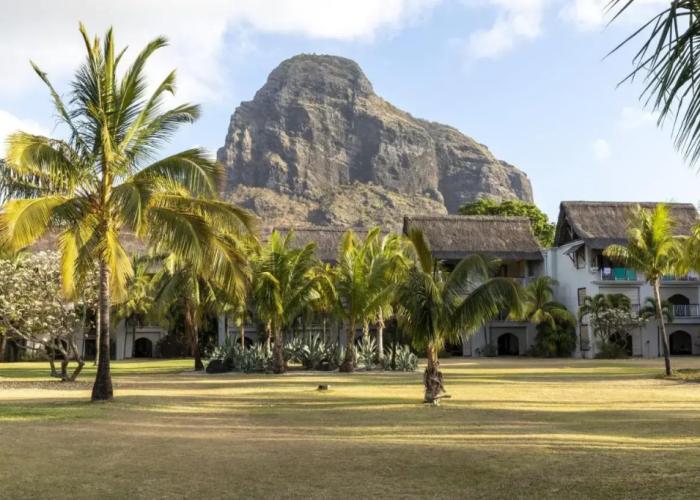 Paradis Beachcomber Golf Resort & Spa