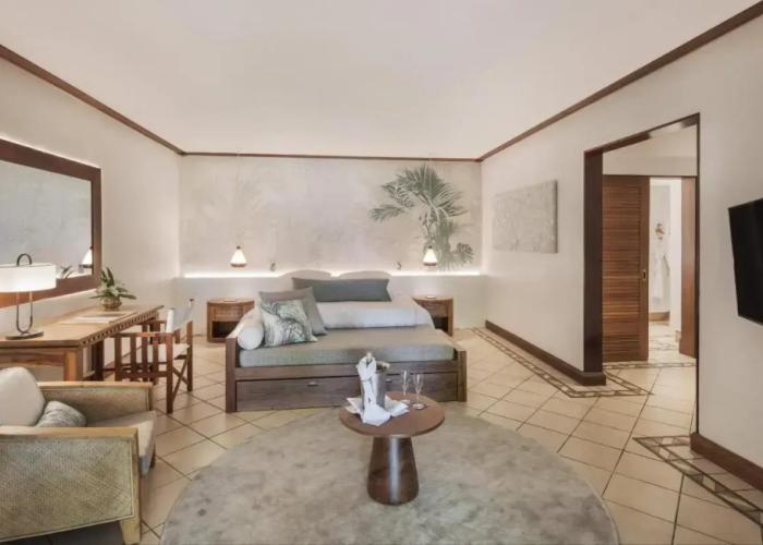 Paradis Beachcomber Golf Resort & Spa