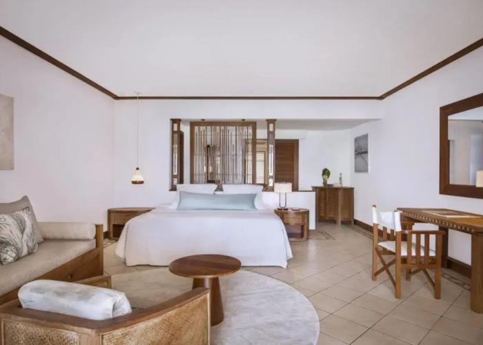Paradis Beachcomber Golf Resort & Spa
