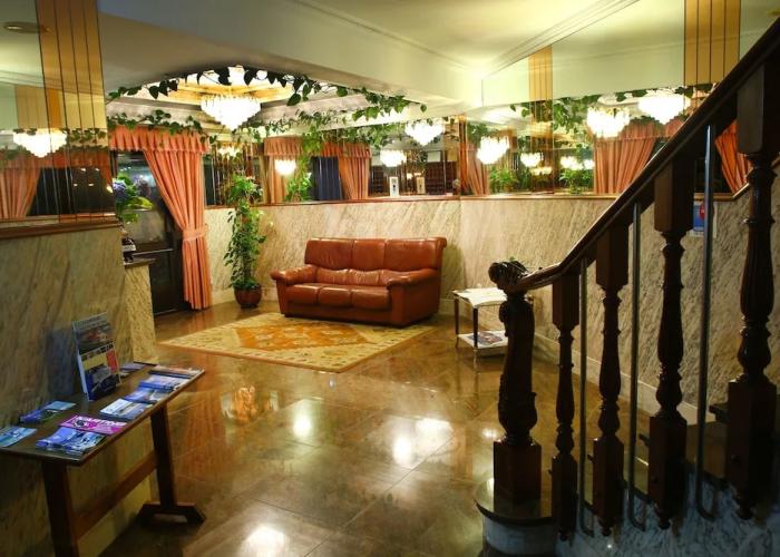 Hotel JR