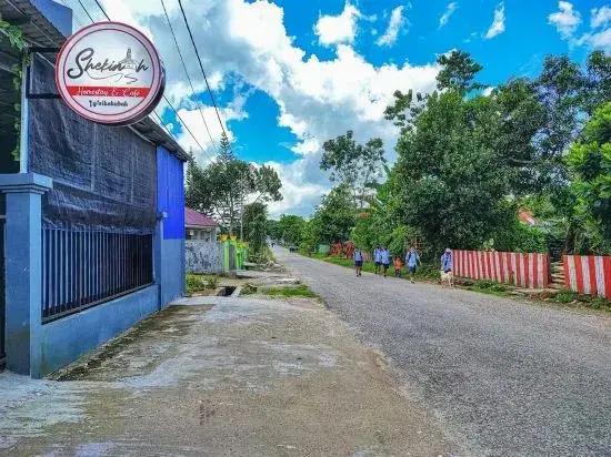 Shekinah Homestay & Cafe Waikabubak Mitra RedDoorz