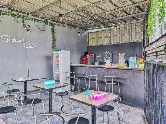 Shekinah Homestay & Cafe Waikabubak Mitra RedDoorz