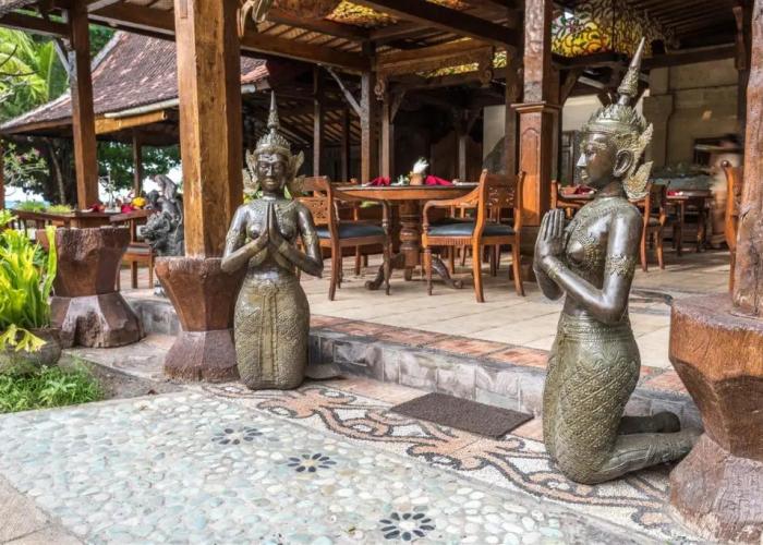 Pondok Sari Beach & Spa Resort