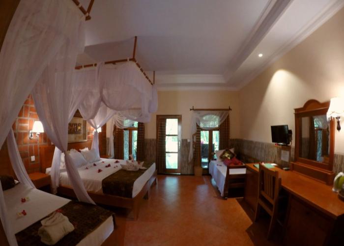 Man's Cottages and Spa