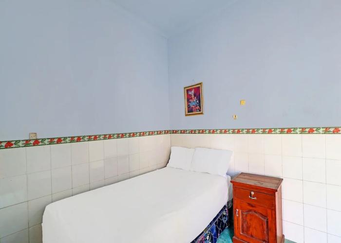 SPOT ON 92399 Hotel Sekar Jagat Near Pantai Baluk Rening