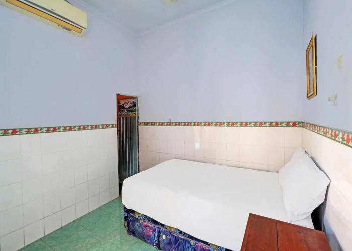 SPOT ON 92399 Hotel Sekar Jagat Near Pantai Baluk Rening