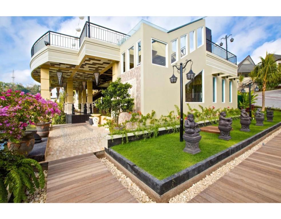 Flamingo Dewata Suite