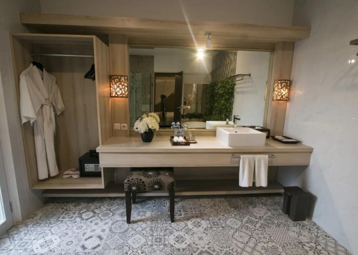 Flamingo Dewata Suite