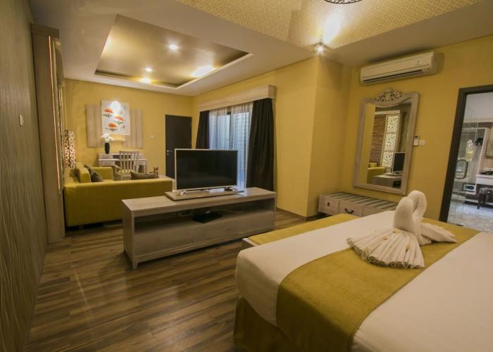 Flamingo Dewata Suite