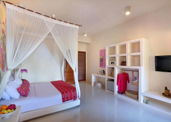 PinkCoco Uluwatu - Constant Surprises & for Cool Adults Only