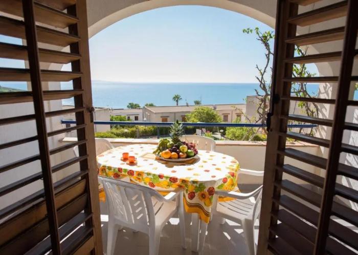 Holiday House With Panoramic View, Balcony, Wifi, and Near the Sea