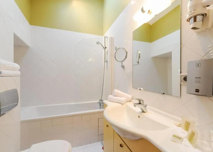 Les Glycines - Hôtel & Spa