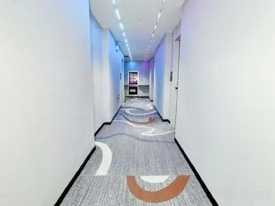 Lixin colorful art Hotel