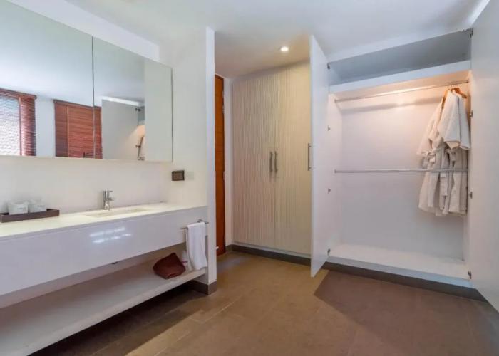 Pranaluxe Pool Villa Holiday Home