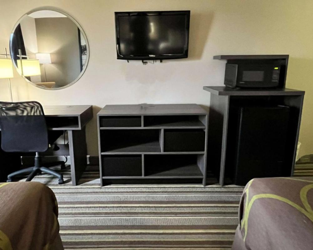 Super 8 by Wyndham Gas City Marion Area