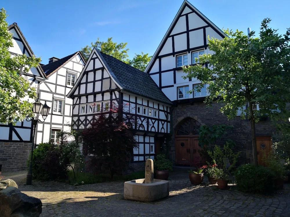 Fünf Giebel Eck in der Freiheit am Ruhrtalradweg