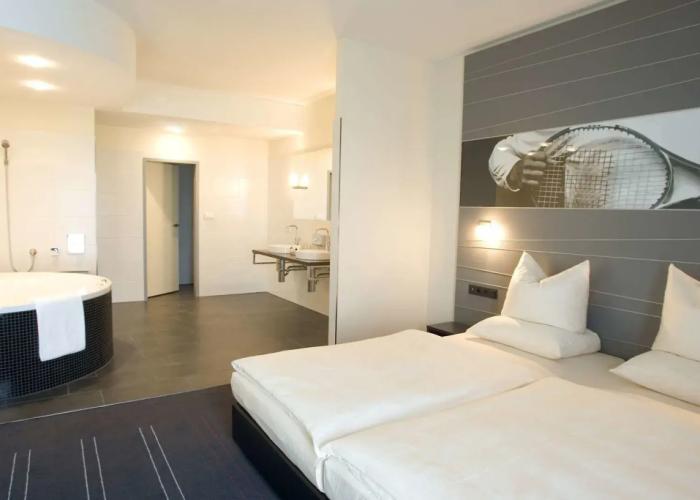 NOVINA HOTEL Herzogenaurach Herzo Base