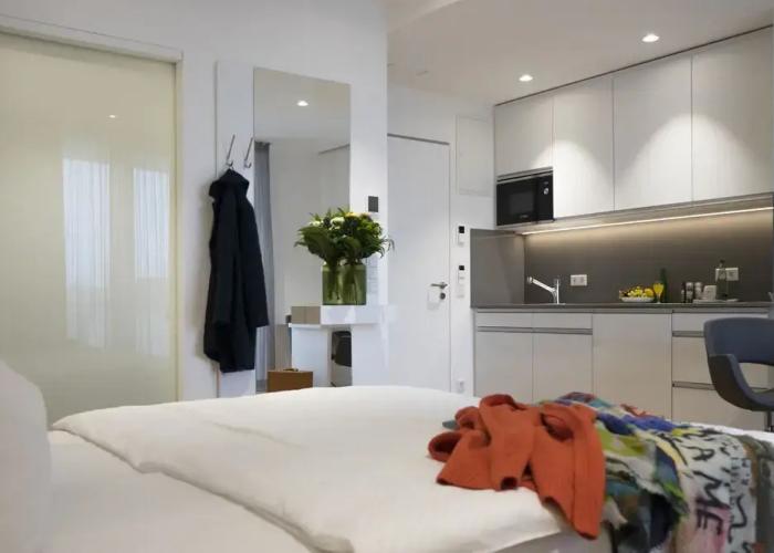 7 Hotel & Boardinghouse