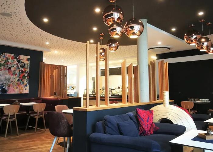 7 Hotel & Boardinghouse
