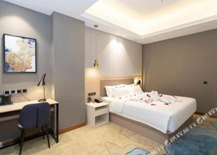 Yeste International Hotel (Ceramics Center)