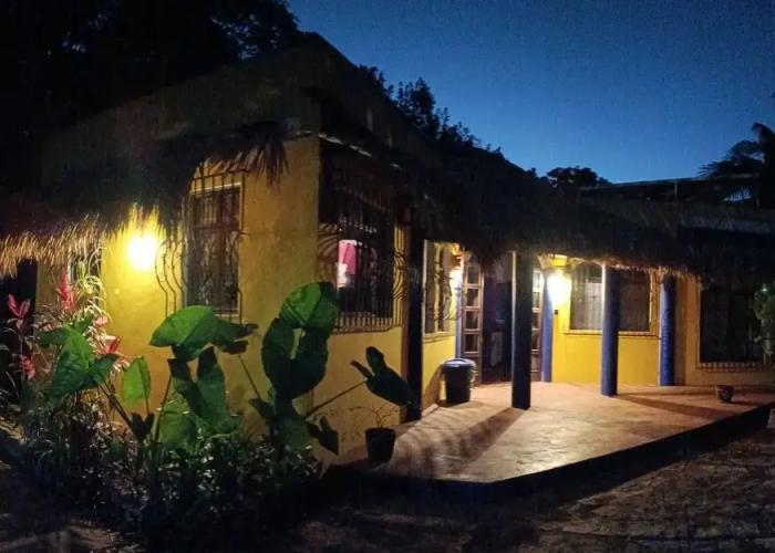 La casa de piedra y colores