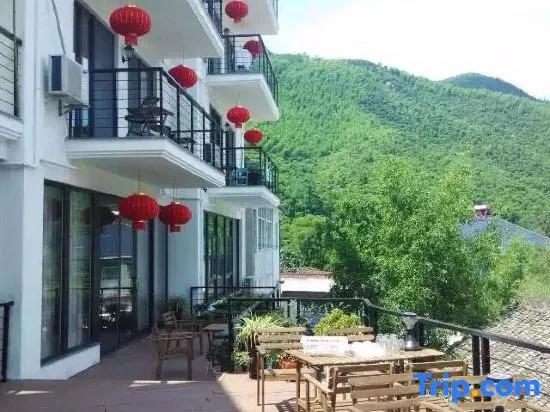Panjiayuan Inn