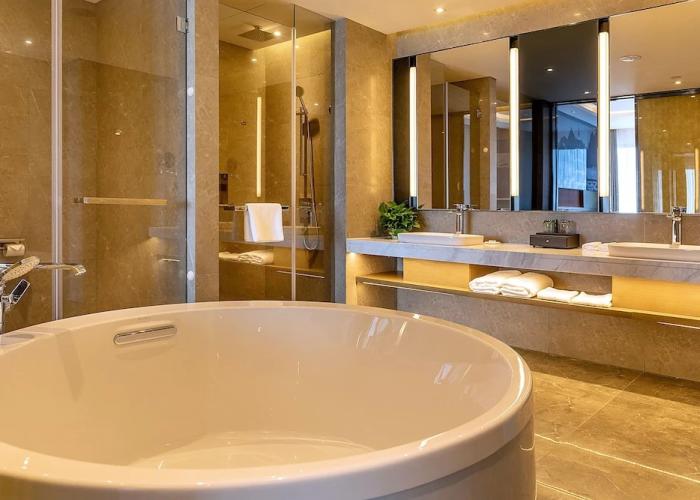 Xinyu Crown Hotel