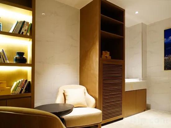 Kyriad Marvelous Hotel