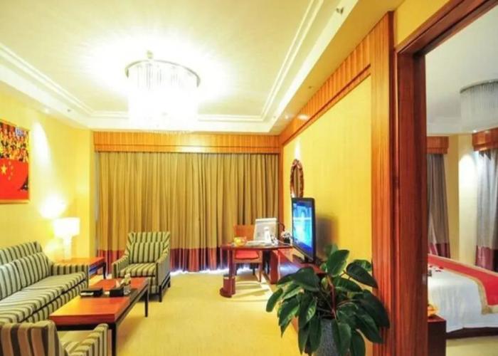 Badminton Hotel - Lingshui