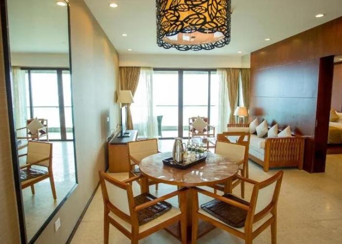 Ocean Holiday Hotel