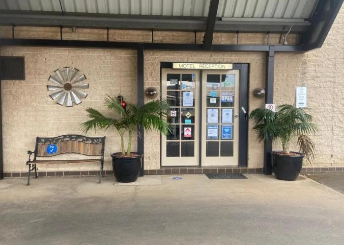All Seasons Motor Lodge