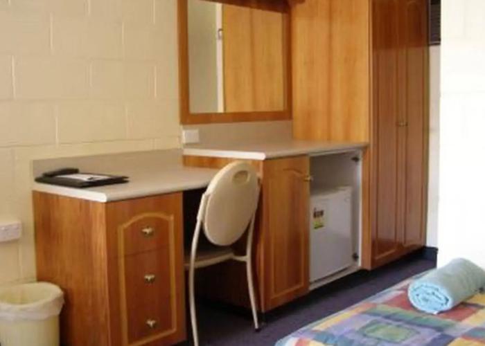 All Seasons Motor Lodge