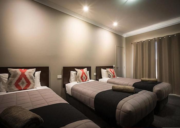 Akuna Motor Inn and Apartments