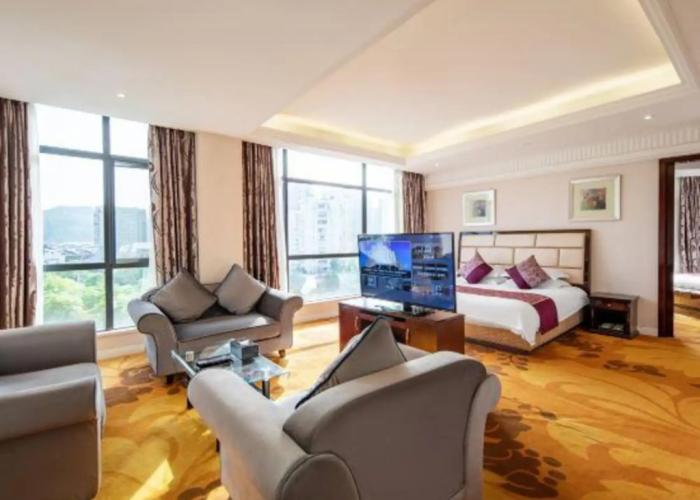 Modern Square Hotel