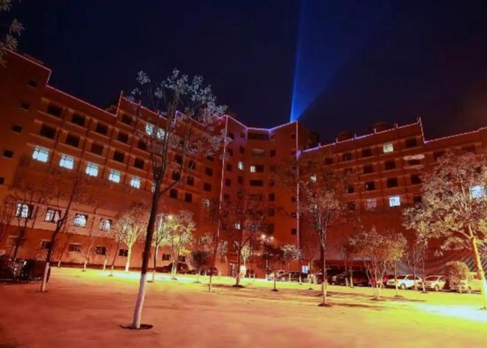 Modern Square Hotel