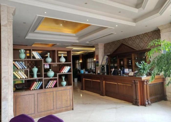 Modern Square Hotel