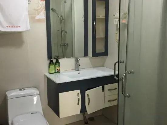 Jinqiao Business Hotel