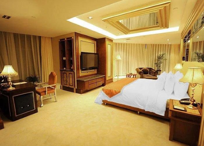 Huasheng Jiangquan Hotel & Town
