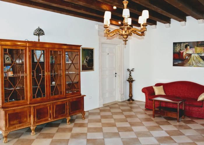 SUNce Palace Apartments with free offsite parking