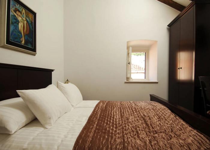 SUNce Palace Apartments with free offsite parking