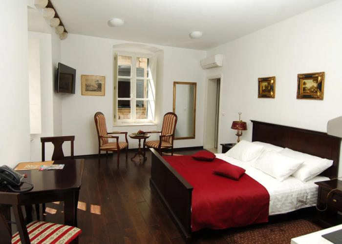 SUNce Palace Apartments with free offsite parking