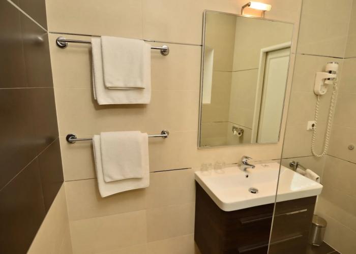 Celenga Apartments with free offsite parking