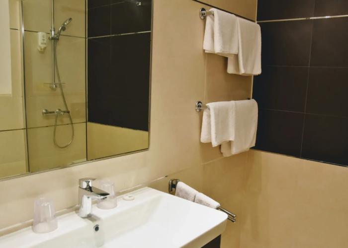 Celenga Apartments with free offsite parking
