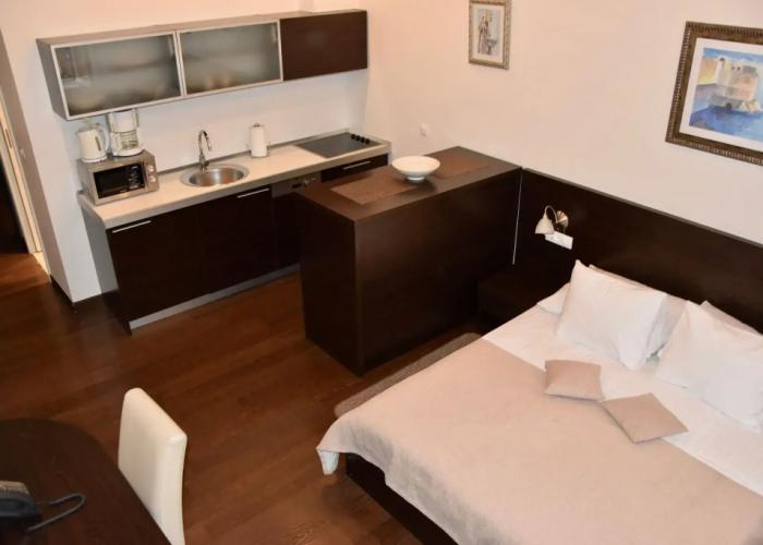 Celenga Apartments with free offsite parking