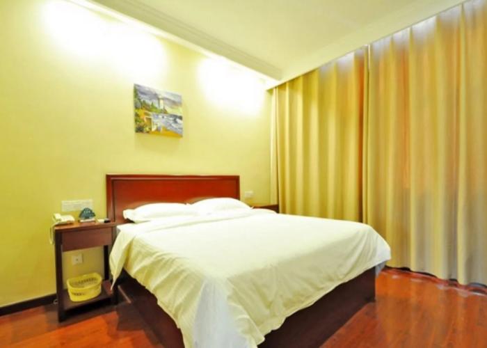 GreenTree Inn LinYi Yitang Town Shuangling Road Express Hotel