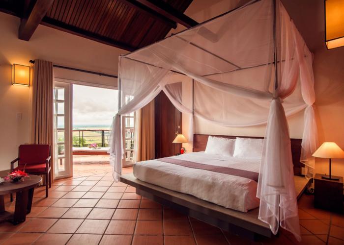 Victoria Nui Sam Lodge