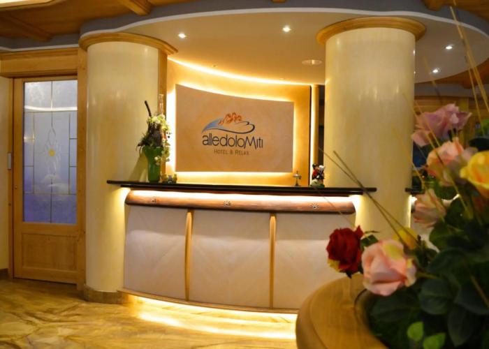 Alle Dolomiti Boutique Lake Hotel